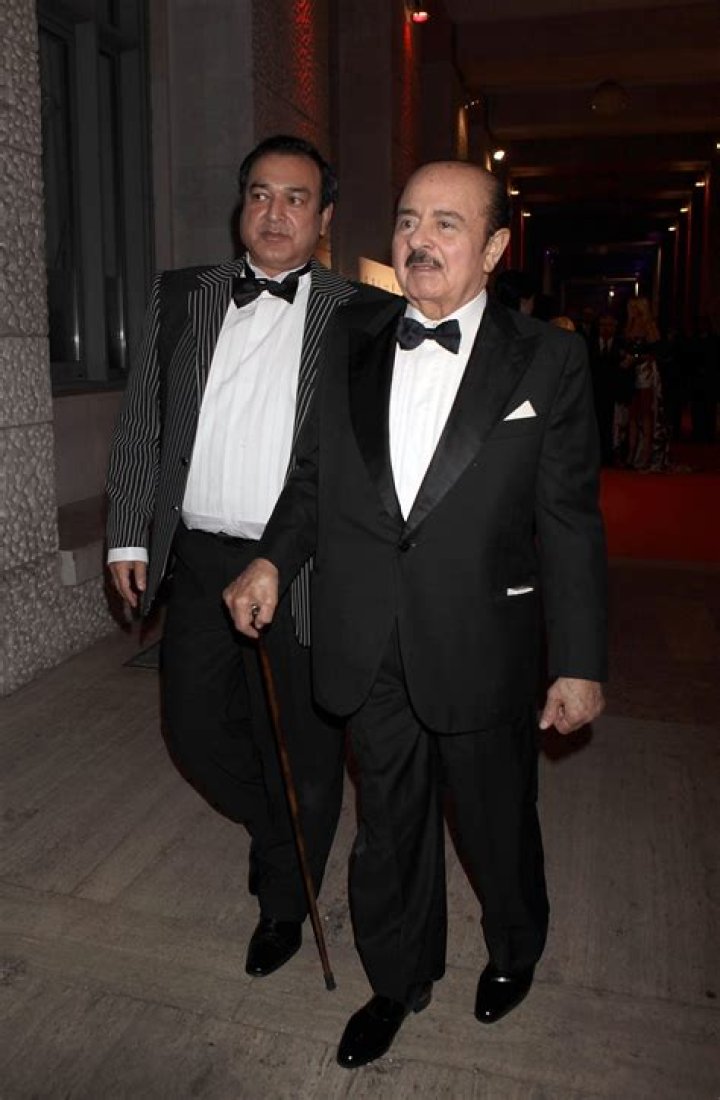 Adnan Khashoggi Net Worth