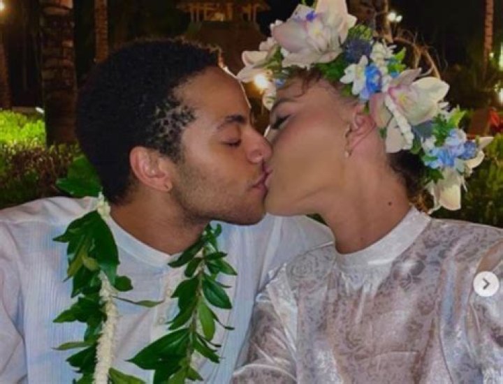 After failed married life with two ex-husbands, who is Sade Adu's boyfriend!