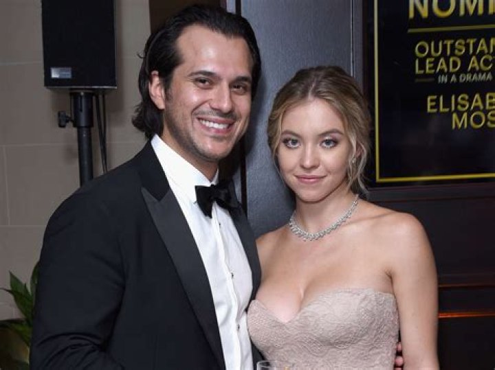 Alex Holley Wiki Bio Dating Boyfriend Engaged Married Net Worth Salary!