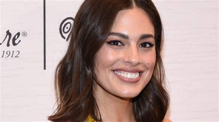 Ashley Graham Net Worth: Details About Wealth, Modeling, Career, Income - SarkariResult