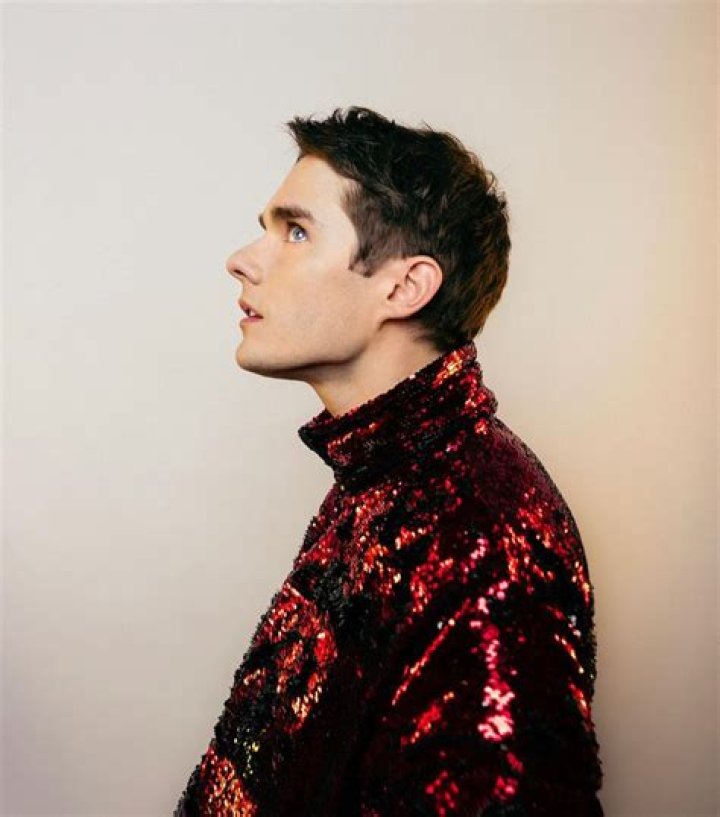 Check Out Awsten Knight's Income as a Singer; His Net Worth!