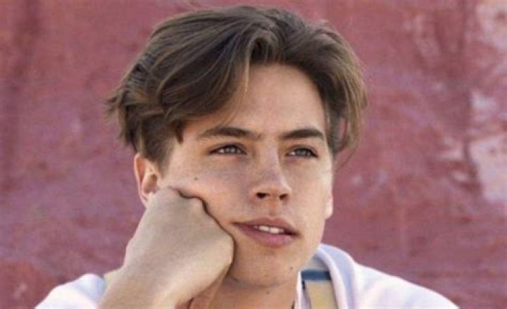 Cole Sprouse Height, Weight, Body Measurements, Shoe Size