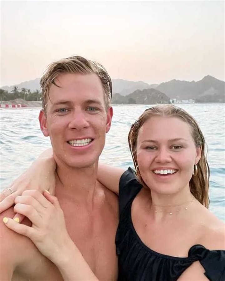 Della Vlogs Baby Name, Age and Net Worth