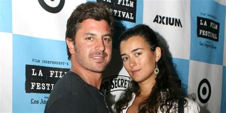 Does Cote de Pablo have Boyfriend? Is She Married? Is Cote de Pablo Dating Someone? - SarkariResult