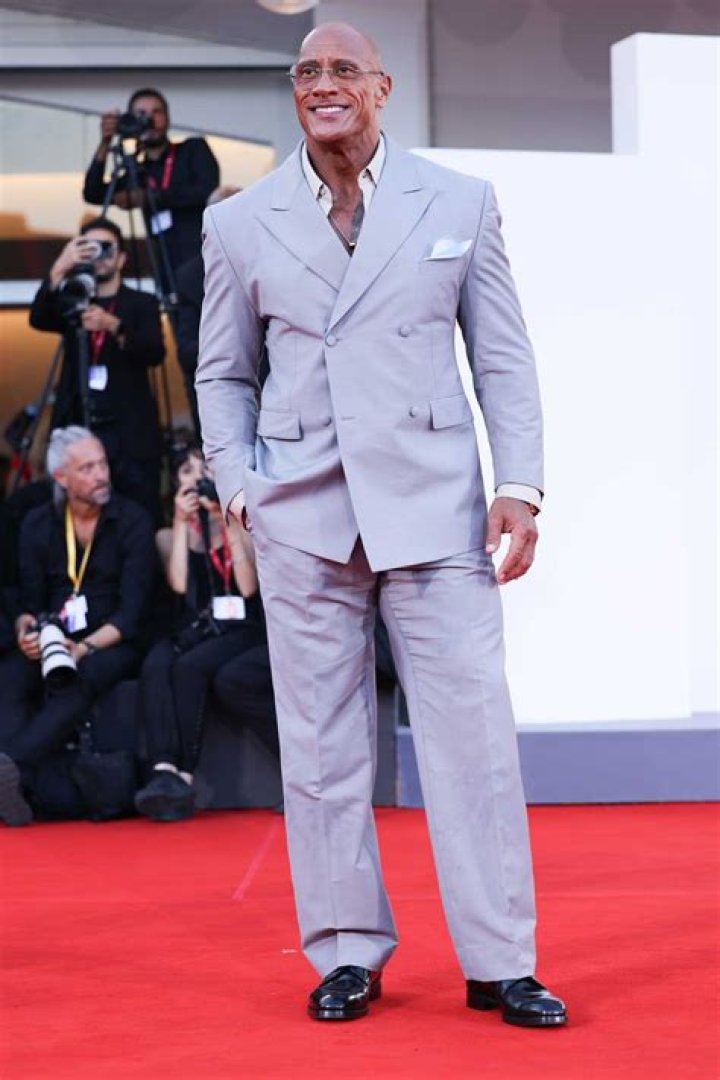 Dwayne Johnson Religion : What is Dwayne Johnson's Religion? Is Dwayne Johnson a Christianity? - SarkariResult