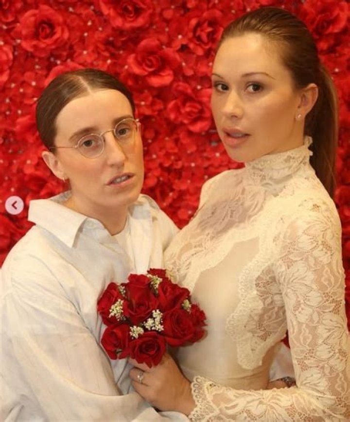 Gabby Windey Net Worth: Details About Height, Boyfriend, Dating, Age - SarkariResult