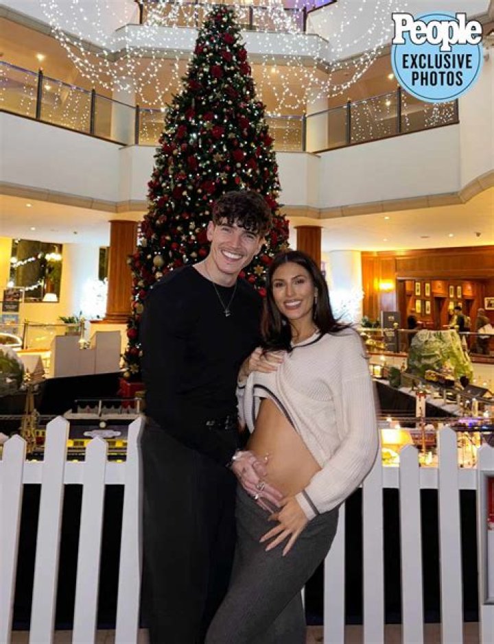 Is Emily Miller Pregnant 2023 : Weight Gain And Baby Rumors - SarkariResult