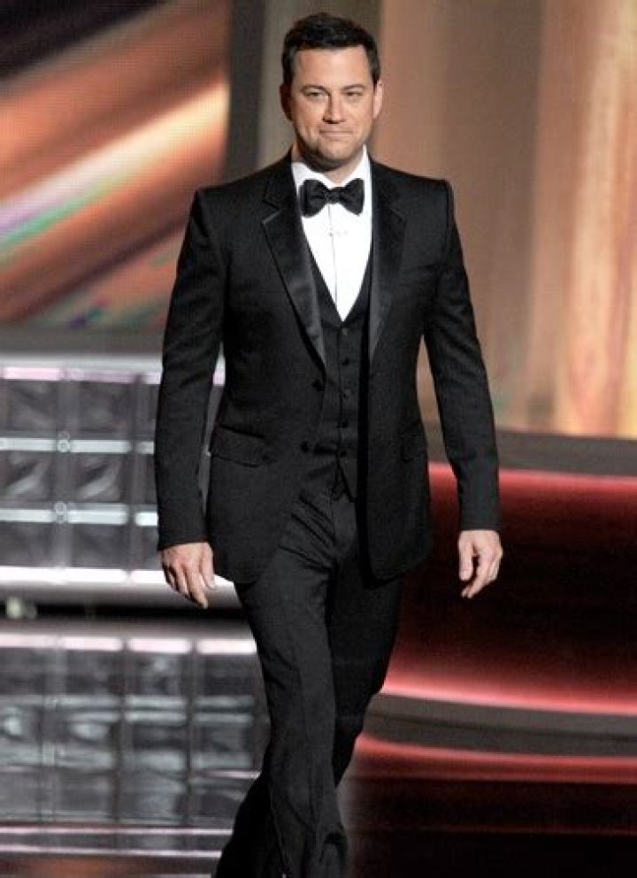 Jimmy Kimmel Height, Weight, Body Measurements, Shoe Size