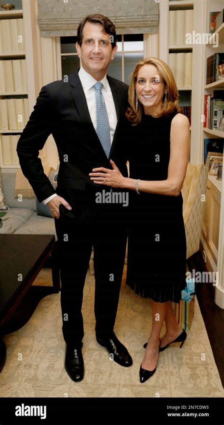 Karen Finerman Married to Lawrence E. Golub; Her Personal Life