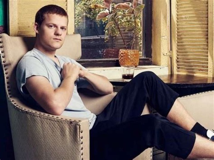 Lucas Hedges Wiki, Bio, Girlfriend, Net worth, Height, Parents