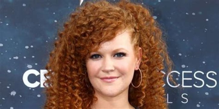 Mary Wiseman Height, Weight, Measurements, Bra Size, Shoe Size