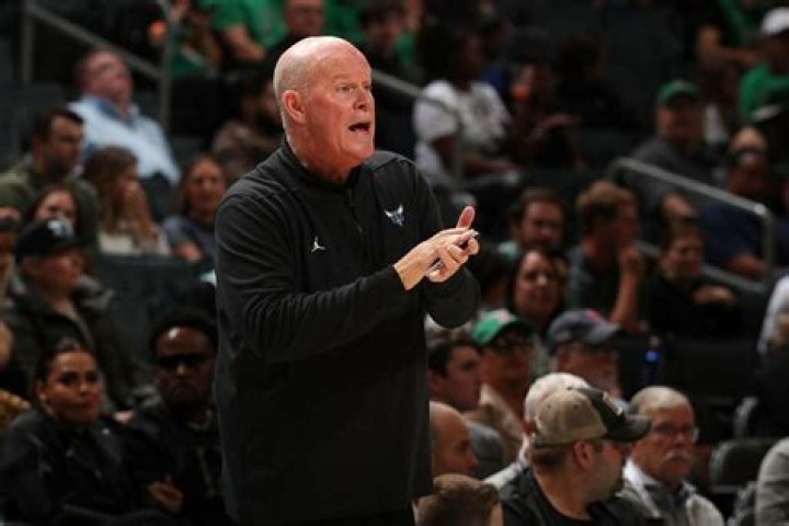 Michael Clifford Net Worth: Details About Age, Career, Singing, Income - SarkariResult