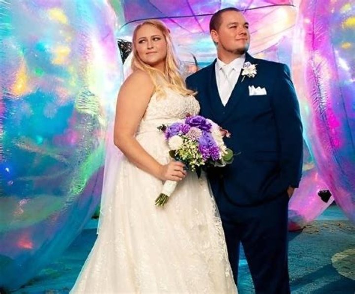 Nicole Arcy Wedding, Is Dr. Nicole Arcy From Dr. Pol Married? - SarkariResult