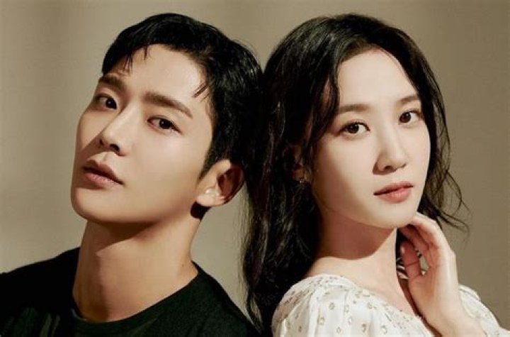 Park Eun Bin's Relationship Insights: Is the Actress Married or Single? - SarkariResult