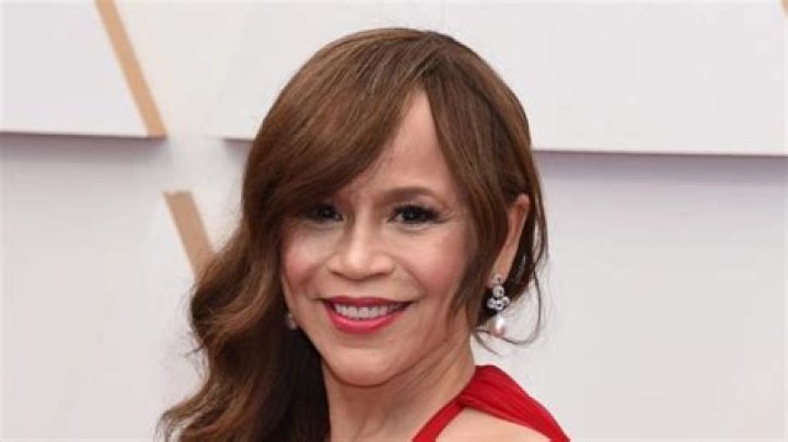 Rosie Perez Height, Weight, Body Measurements, Bra Size, Shoe Size