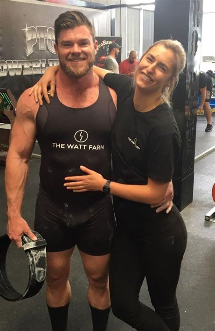 Sam Loch Wiki Bio Engaged Girlfriend Dating Parents Age Net Worth!