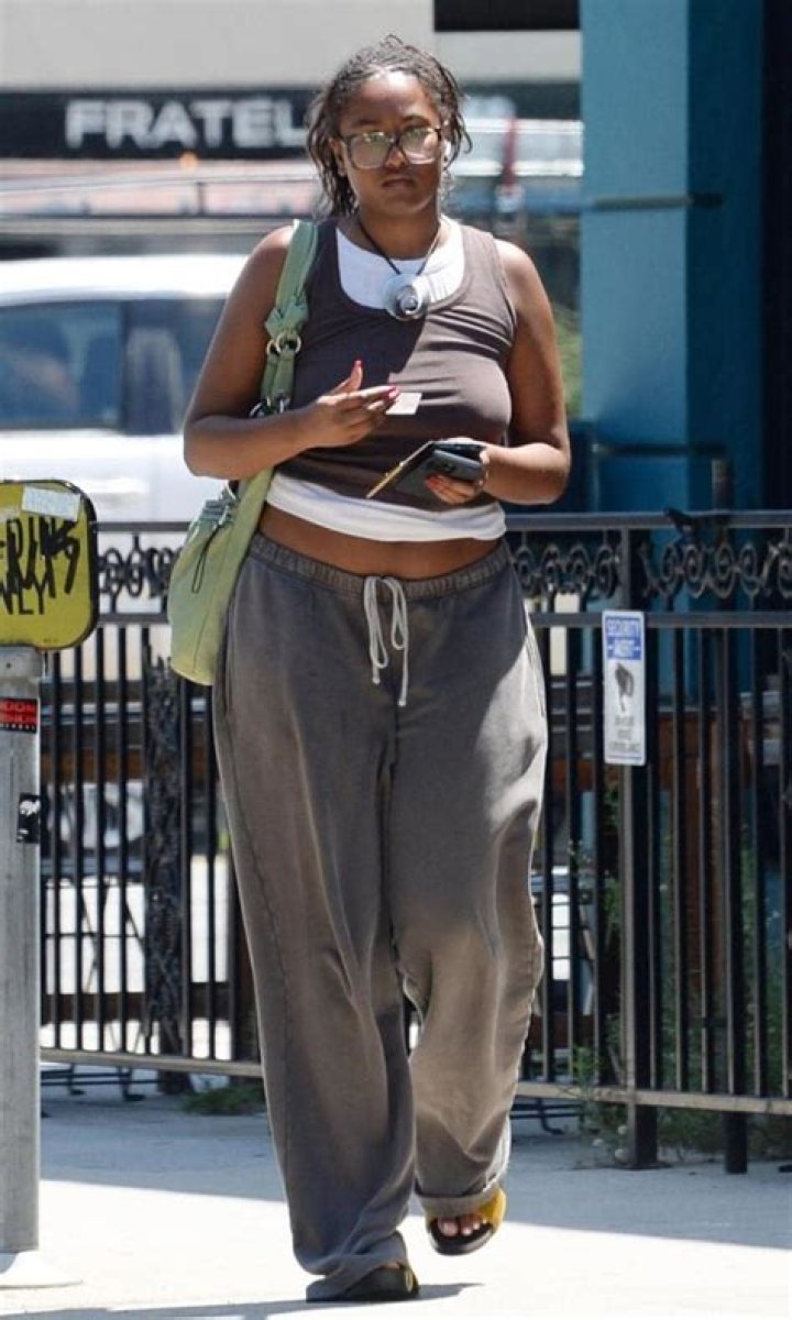 Should We Be Focusing on Sasha Obama's Weight Gain? Exploring the Bigger Picture - SarkariResult