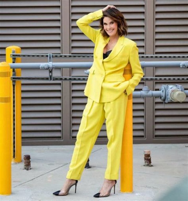 Teri Hatcher Height, Weight, Measurements, Bra Size, Shoe Size