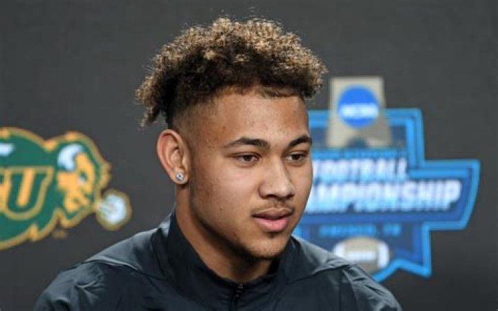 Trey Lance Net Worth: Details About Stats, News, Injury, Contract, Trade - SarkariResult