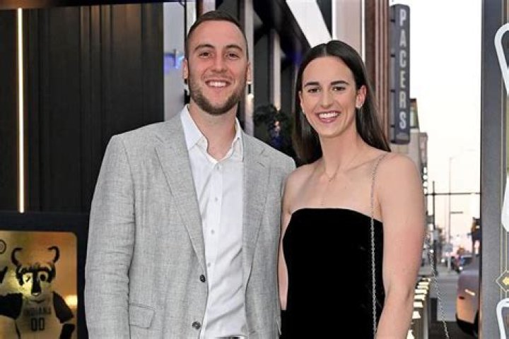 What's Alex Hook Age? Know Her Boyfriend, Height, Family, Net worth, And Other Wiki Facts