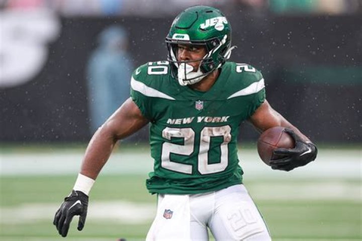 Who Is Breece Hall? Shedding Light on the Prominent Running Back for the New York Jets - SarkariResult