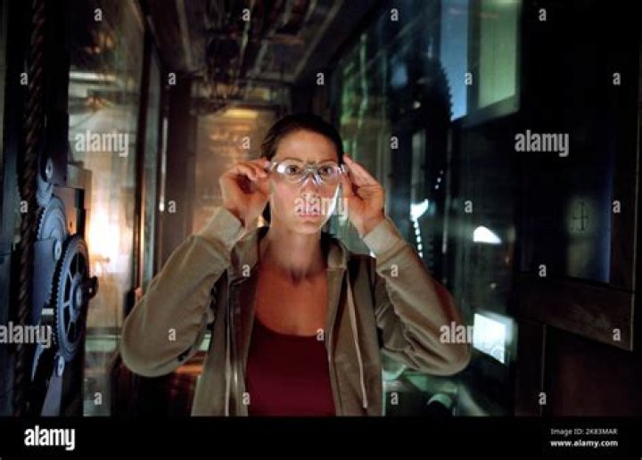 Who is Shawna Loyer? – All About Dana Newman from Thir13en Ghosts